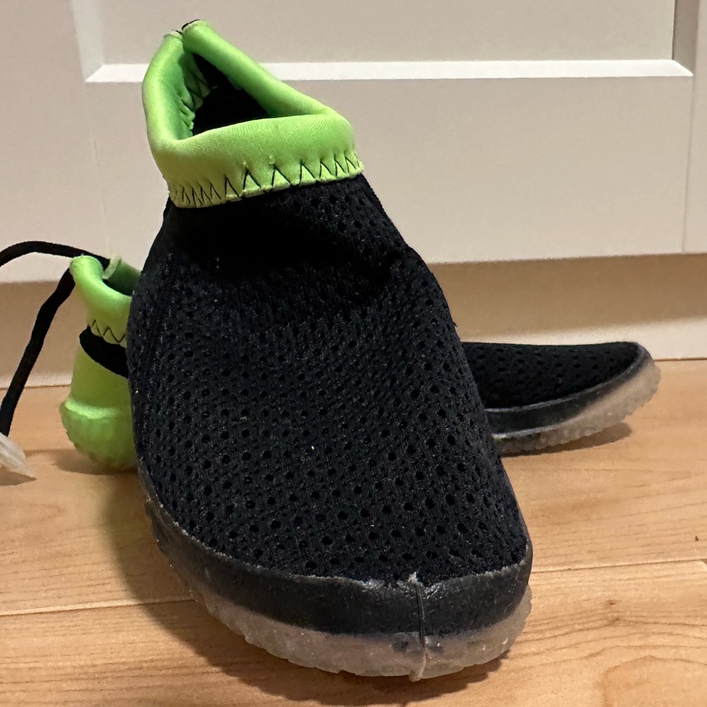 Swim shoe